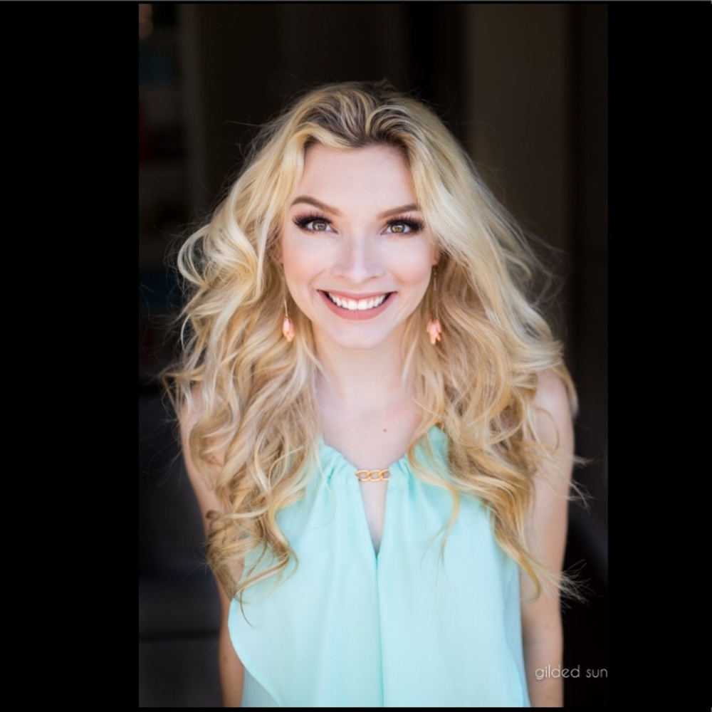 Perfect Charlotte Russe summer top!